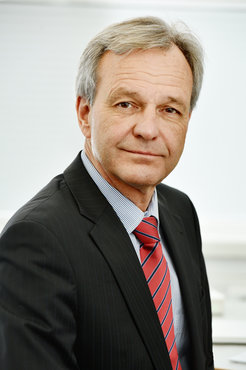 Prof. Dr. Karsten Danzmann, Direktor des Instituts für Gravitationsphysik der Leibniz Universität Hannover und Direktor am Max-Planck-Institut für Gravitationsphysik (Albert-Einstein-Institut)