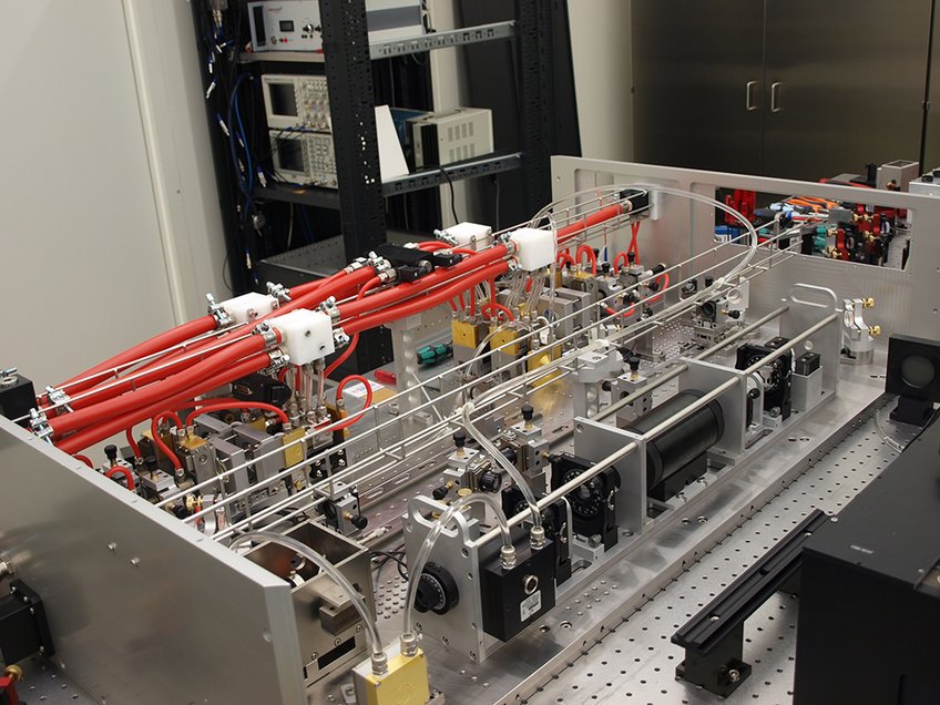 Einblick in den 200-Watt-Laseroszillator für LIGO Einblick in den 200-Watt-Laseroszillator für LIGO