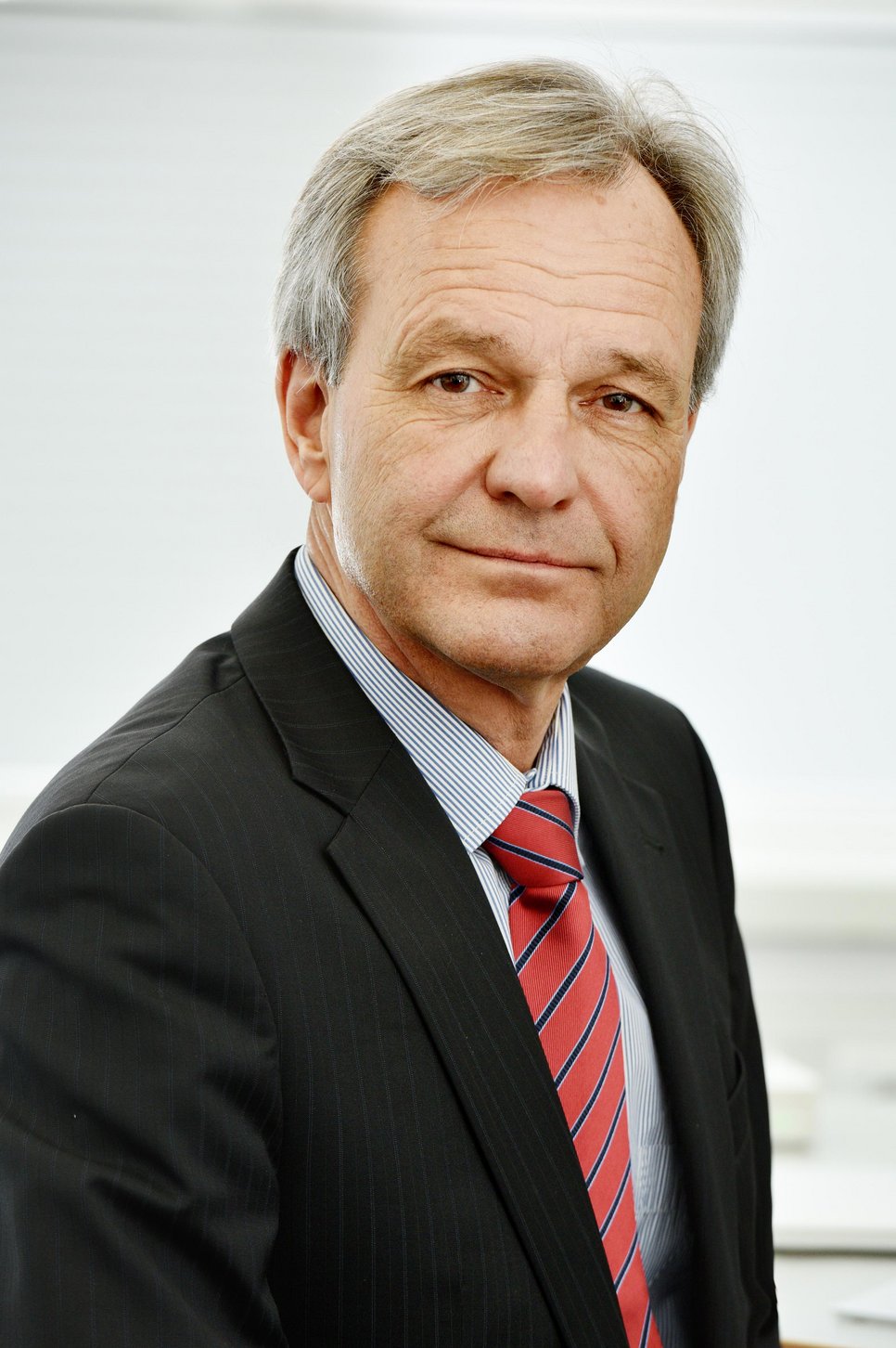 Prof. Dr. Karsten Danzmann, Director of the Institute for Gravitational Physics at Leibniz Universität Hannover and Director at the Max Planck Institute for Gravitational Physics (Albert Einstein Institute)