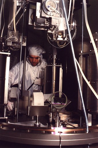 Stefan adjusting the beam director. Above: The local controls for the modecleaner mirrors. Stefan adjusting the beam director. Above: The local controls for the modecleaner mirrors.