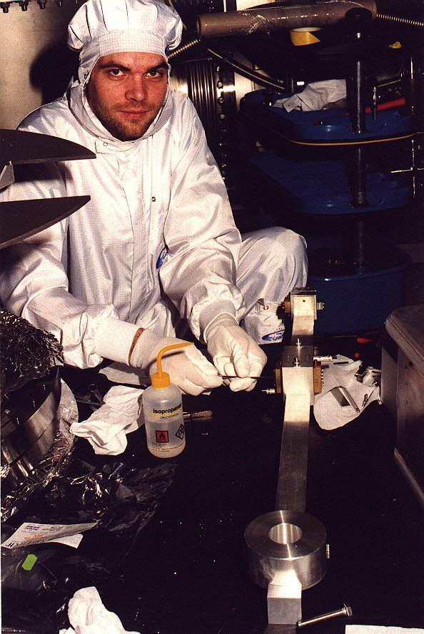 Stefan installing the double pendulums.