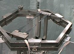View from the top: The large cantilever blades.