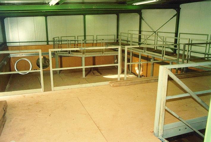 View into the central station (from the entrance). You can see the beginning of the south-north trench (left side of the picture), and the west-east trench (right side).