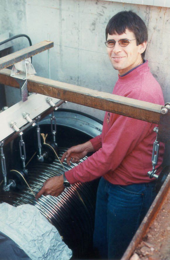 Benno shows how the tube is suspended.