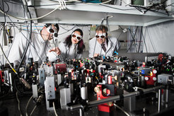 The physicists search with very sensitive detectors for gravitational waves.